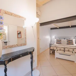https://mosaico-taormina-guest-house-piazza-ix-aprile.sicilyhotelsitaly.net