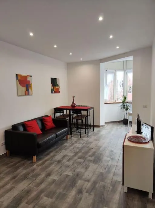 شقة White & Wood House In روما