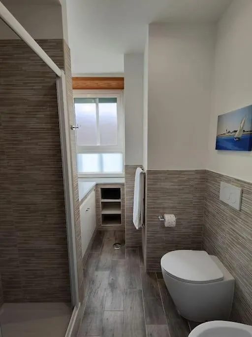 شقة White & Wood House In روما
