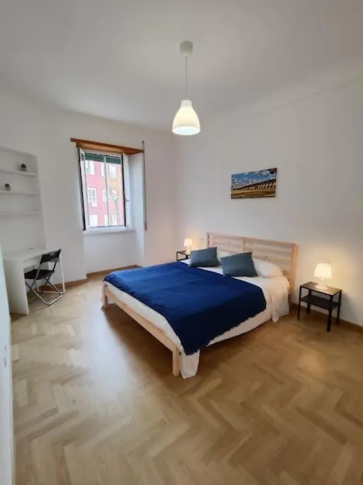 شقة White & Wood House In روما إيطاليا