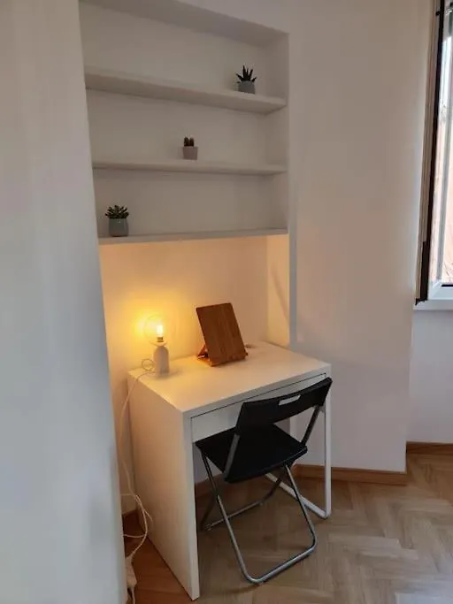 شقة White & Wood House In روما